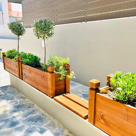 Phoenix Garden I Apartment *